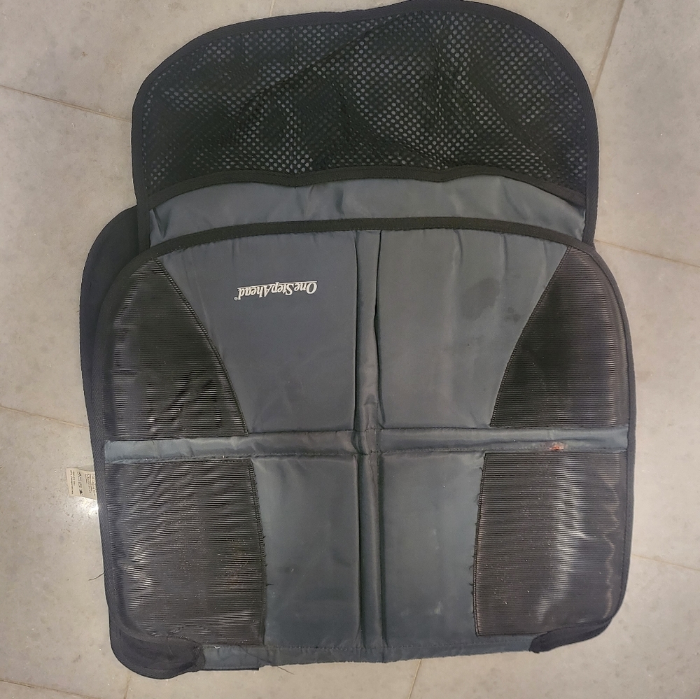 Car Seat protector - ONE STEP